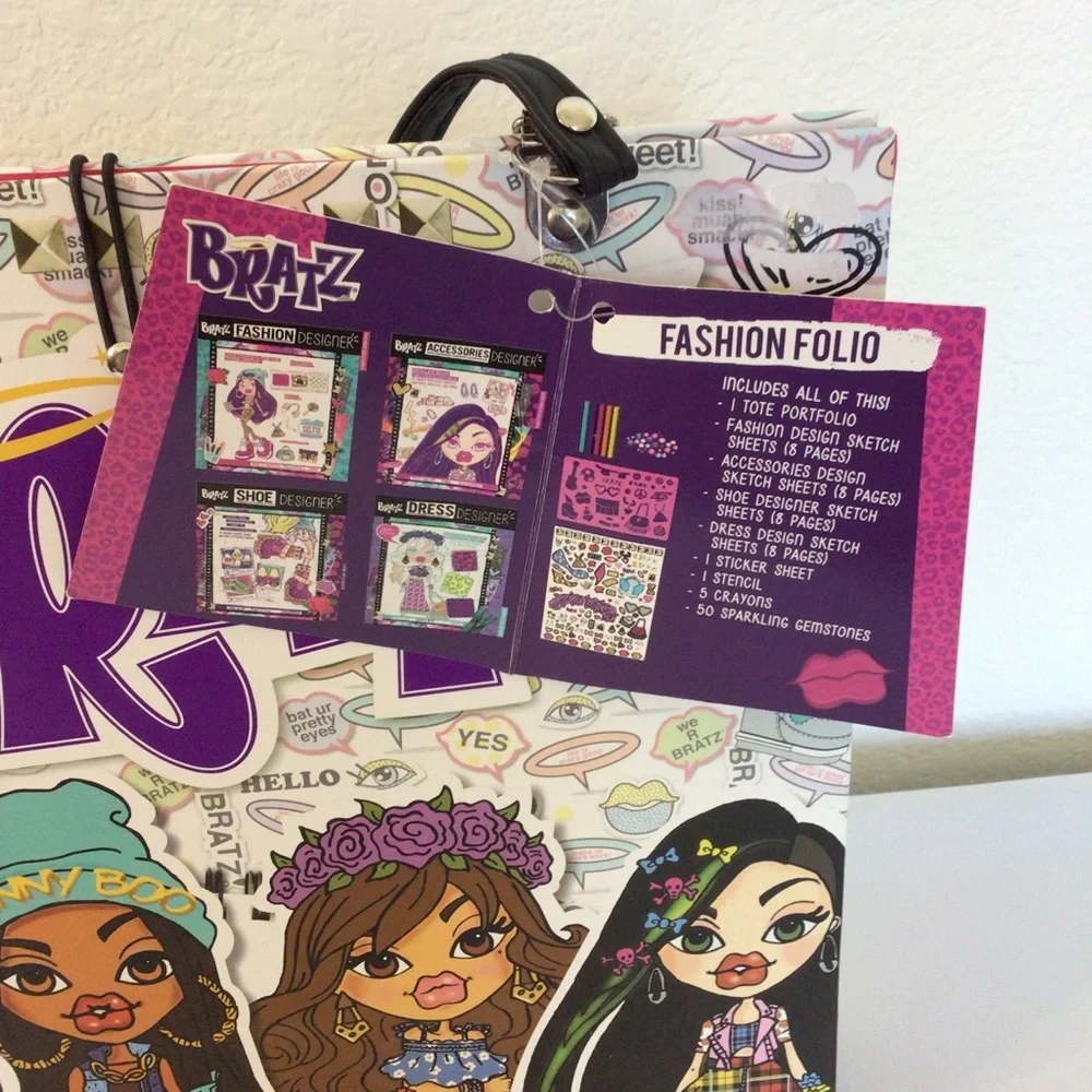 Bratz Fashion Folio Binder 2015 NEW